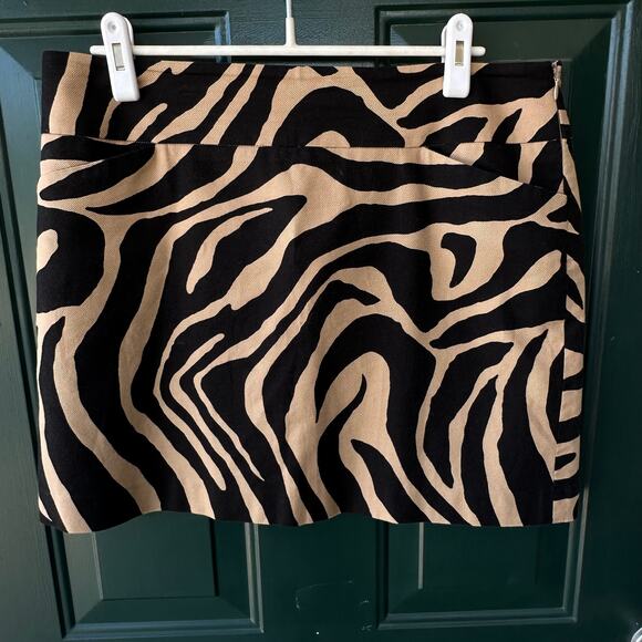 LOFT Zebra Print Mini Skirt Size 12 Animal Pattern Neutral Cotton Blend Pockets - Picture 1 of 7